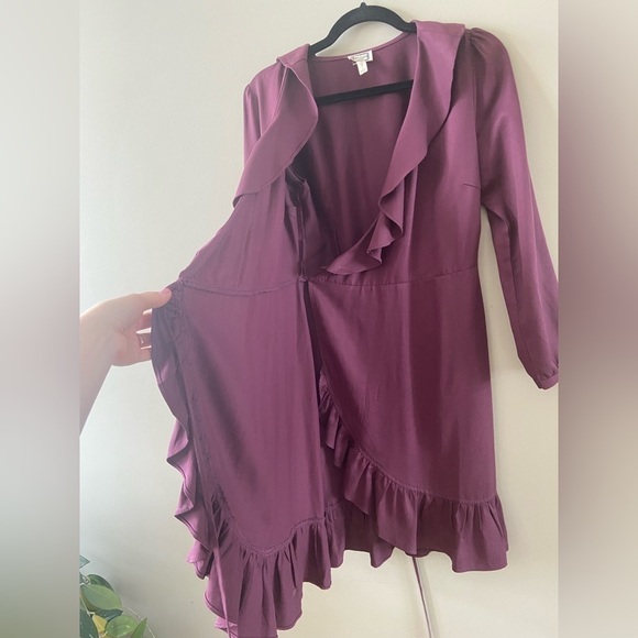 ANTHROPOLGIE mo:vint Tencel Plum Purple Ruffle Wrap Dress Size Small - Picture 9 of 16